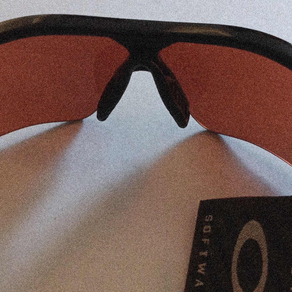 Oakley Endure Sunglasses - Picture 2 of 3